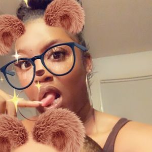 Meet your Posher, Brittany